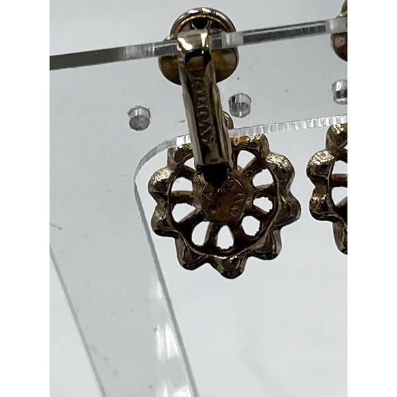 Avon Vintage Faux White Pearl Flower Drop Dangle Gold Tone Clip On Earrings - Picture 12 of 16